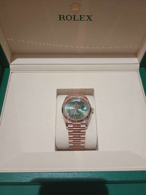 ロレックス デイデイト（高級時計）の商品画像 - 査定依頼日：2025年10月10日 - 最高査定価格：7,700,000円