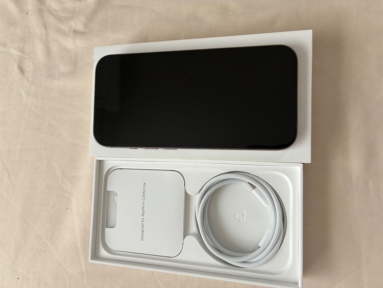 iPhone iPhone 15 Pro 256GB SIMフリー（スマホ）の商品画像 - 査定依頼日：2026年9月28日 - 最高査定価格：92,000円