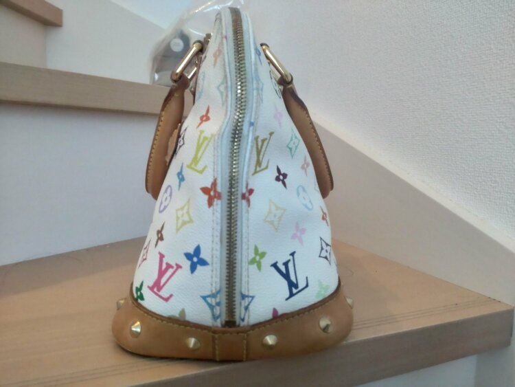 ルイヴィトン　アルマ　マルチカラー　白（ブランドバッグ）の商品画像 - 査定依頼日：2026年3月13日 - 最高査定価格：120,000円