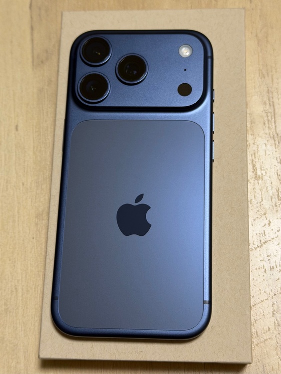 iPhone iPhone 17 Pro 256GB docomo（スマホ）の商品画像 - 査定依頼日：2026年6月24日 - 最高査定価格：150,000円