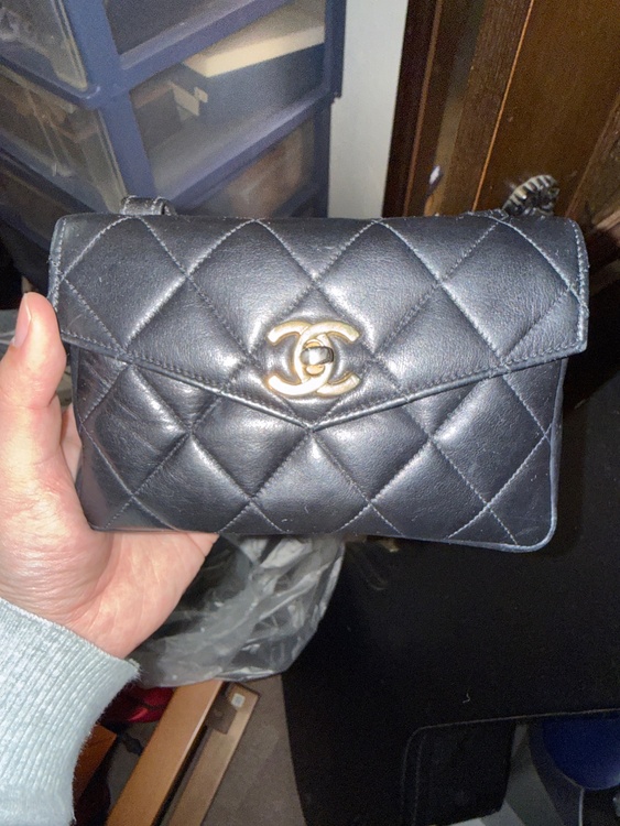 マトラッセ × ココマーク金具のミニフラップバッグ（ブランドバッグ）の商品画像 - 査定依頼日：2026年2月27日 - 最高査定価格：80,000円