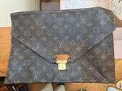 書類ケース（ブランドバッグ）の商品画像 - 査定依頼日：2025年12月5日 - 最高査定価格：24,000円