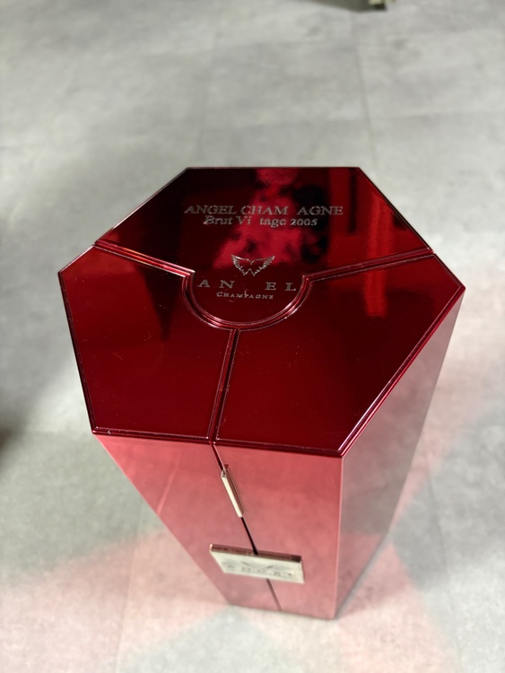エンジェル　ヴィンテージ　レッド（お酒）の商品画像 - 査定依頼日：2026年3月30日 - 最高査定価格：50,000円