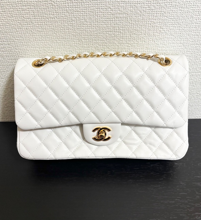 シャネル　バッグ　マトラッセ　ホワイト　ゴールド（ブランドバッグ）の商品画像 - 査定依頼日：2025年10月17日 - 最高査定価格：700,000円