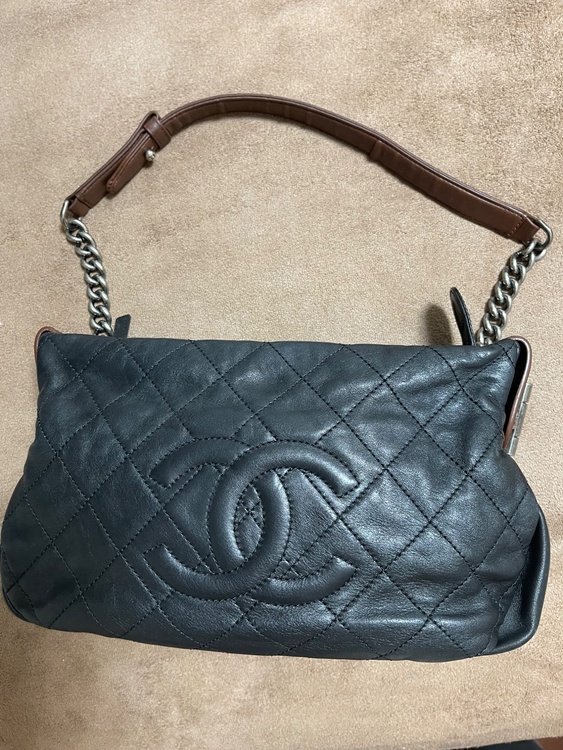 ヴィンテージ金具　黒（ブランドバッグ）の商品画像 - 査定依頼日：2026年1月23日 - 最高査定価格：173,000円