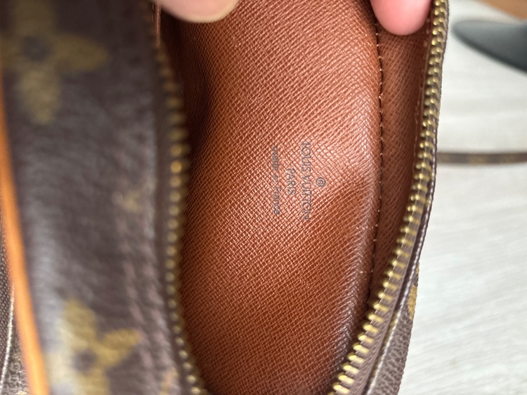 ルイヴィトン モノグラム （ブランドバッグ）の商品画像 - 査定依頼日：2026年1月4日 - 最高査定価格：37,000円