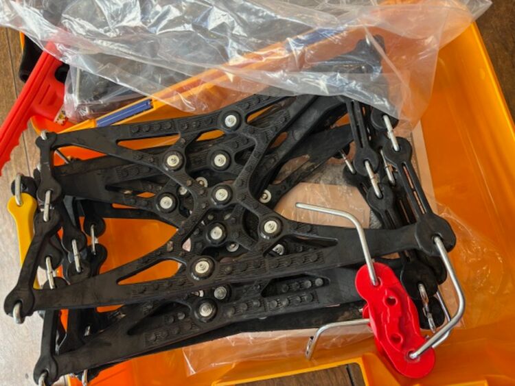 ネットギア　ジラーレ　GN14（カー用品）の商品画像 - 査定依頼日：2025年11月19日 - 最高査定価格：1,000円