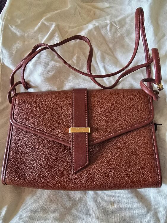 イブサンローラン  （ブランドバッグ）の商品画像 - 査定依頼日：2025年10月21日 - 最高査定価格：35,000円