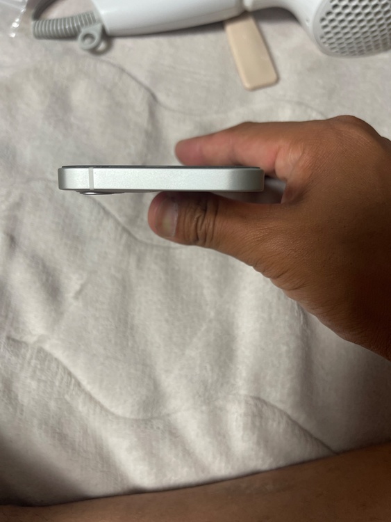 iPhone iPhone 12 64GB SIMフリー（スマホ）の商品画像 - 査定依頼日：2026年9月27日 - 最高査定価格：23,500円