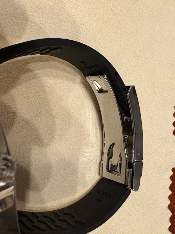 チューダー ブラックベイ （高級時計）の商品画像 - 査定依頼日：2025年11月23日 - 最高査定価格：520,000円