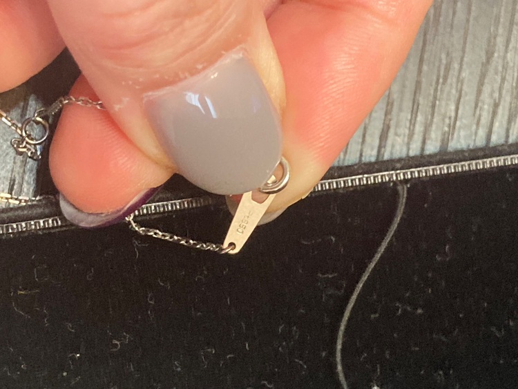 エメラルドペンダント（金・貴金属）の商品画像 - 査定依頼日：2025年11月9日 - 最高査定価格：100,000円