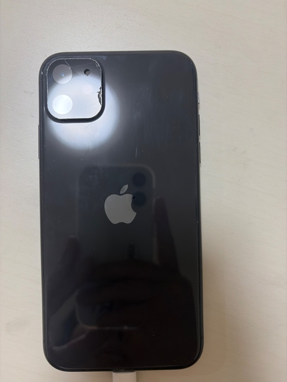 iPhone iPhone11 64GB SIMフリー（スマホ）の商品画像 - 査定依頼日：2026年7月21日 - 最高査定価格：13,500円