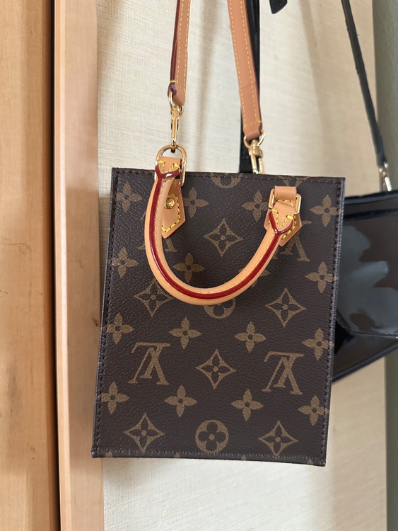 ルイヴィトン モノグラム （ブランドバッグ）の商品画像 - 査定依頼日：2025年6月26日 - 最高査定価格：160,000円