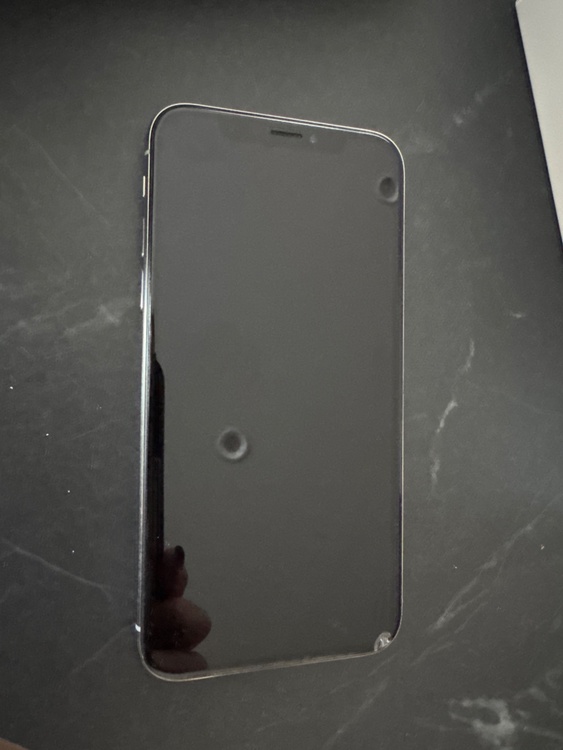 iPhoneXS 256GB docomo（スマホ）の商品画像 - 査定依頼日：2026年3月1日 - 最高査定価格：13,000円