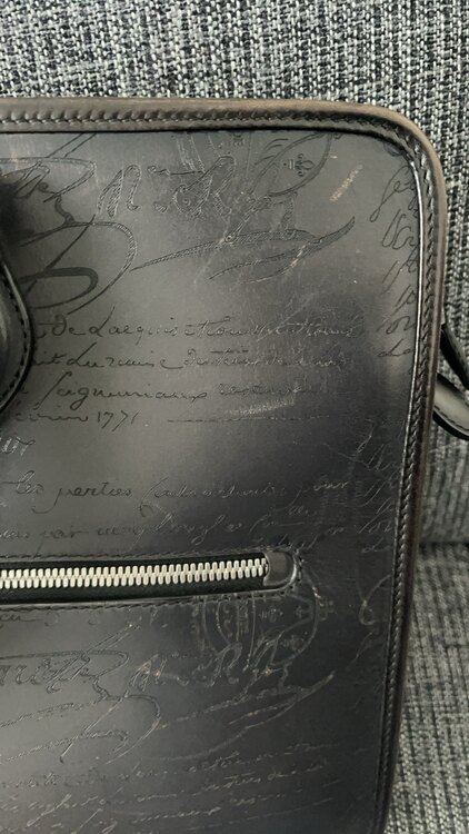 toujours mini/nero grigio（ブランドバッグ）の商品画像 - 査定依頼日：2025年3月7日 - 最高査定価格：210,000円