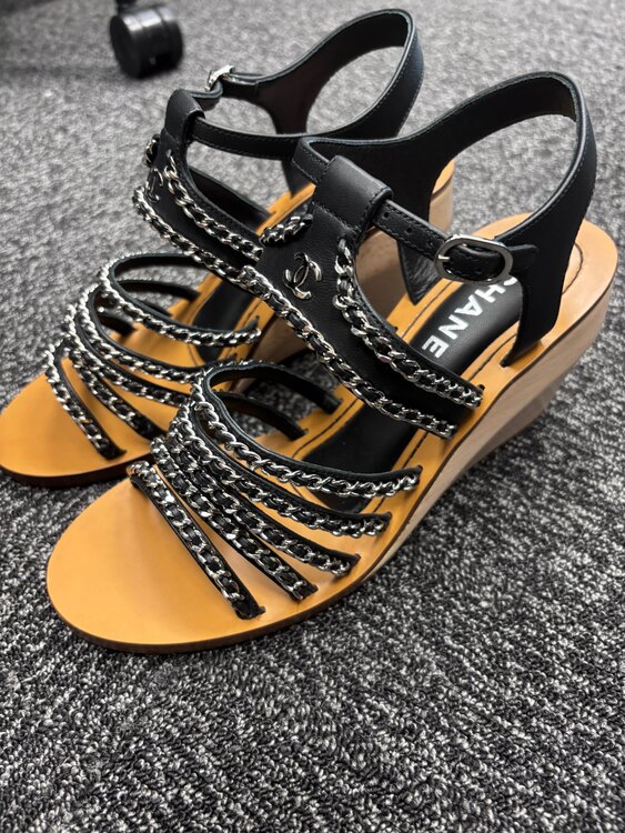 サンダル（古着・ファッション）の商品画像 - 査定依頼日：2025年5月15日 - 最高査定価格：25,000円