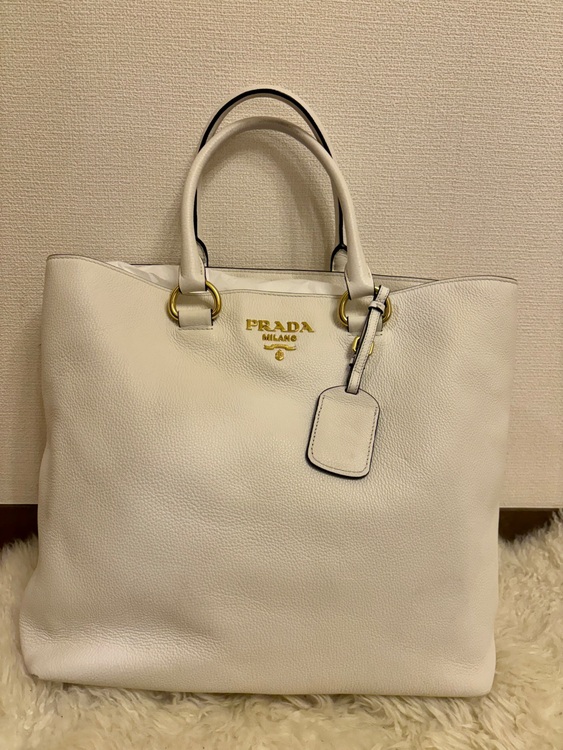 プラダ  （ブランドバッグ）の商品画像 - 査定依頼日：2025年6月9日 - 最高査定価格：75,000円