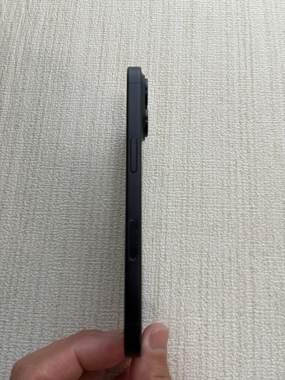 iPhone iPhone 16 256GB SIMフリー（スマホ）の商品画像 - 査定依頼日：2026年9月27日 - 最高査定価格：96,000円