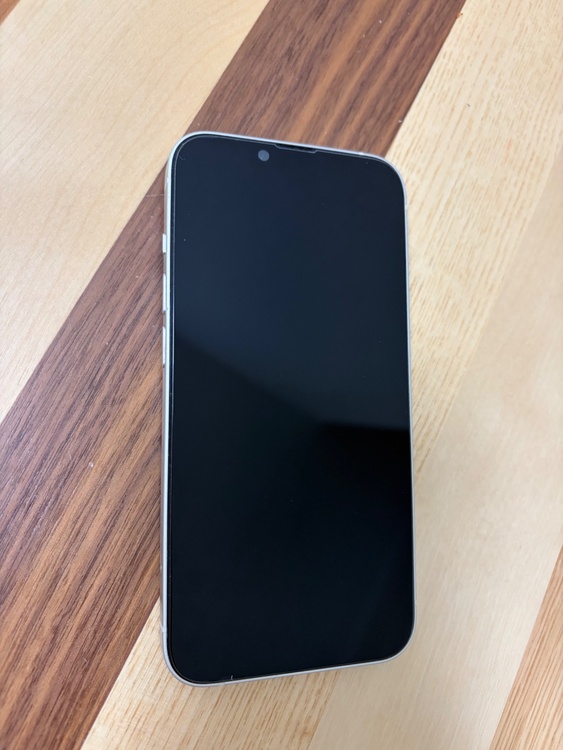 iPhone 14 256GB au（スマホ）の商品画像 - 査定依頼日：2026年2月17日 - 最高査定価格：100,000円