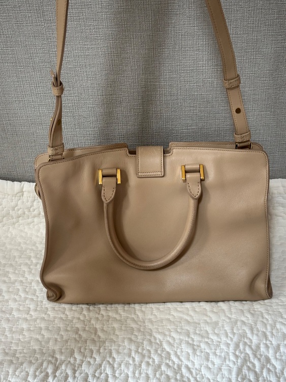 YSL ベイビーカバス（ブランドバッグ）の商品画像 - 査定依頼日：2025年12月2日 - 最高査定価格：88,000円