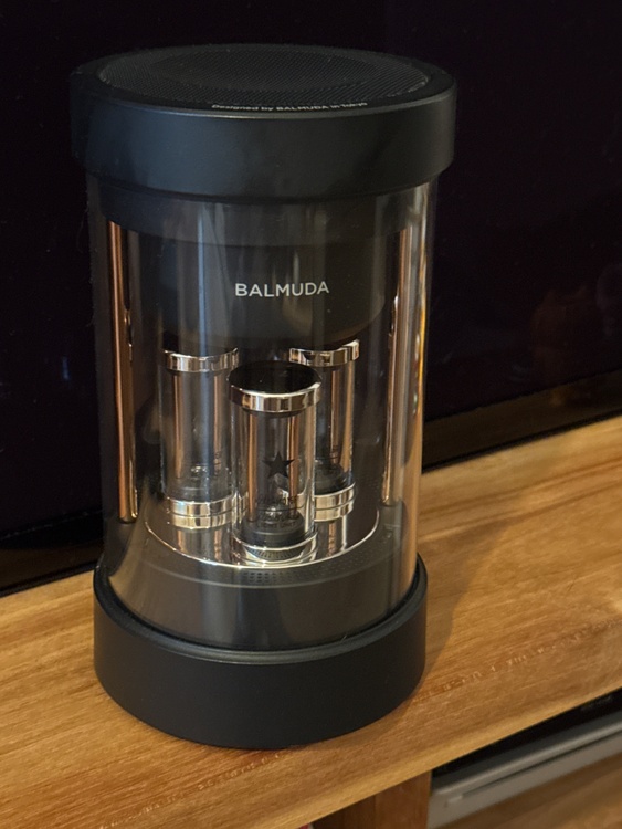 バルミューダ BALMUDA The Speaker M01A-BK ワイヤレス（オーディオ・スピーカー）の商品画像 - 査定依頼日：2026年3月10日 - 最高査定価格：15,000円