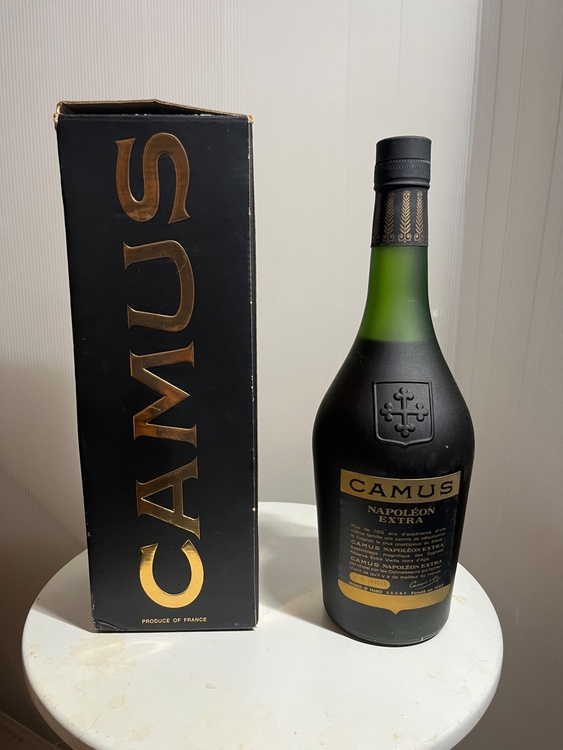 ブランデー カミュ （お酒）の商品画像 - 査定依頼日：2026年5月6日 - 最高査定価格：3,000円