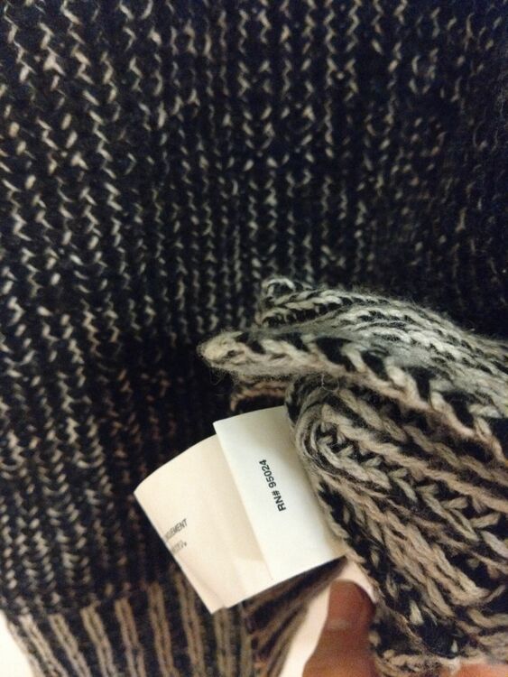 カシミアセーター（古着・ファッション）の商品画像 - 査定依頼日：2025年9月30日 - 最高査定価格：100,000円