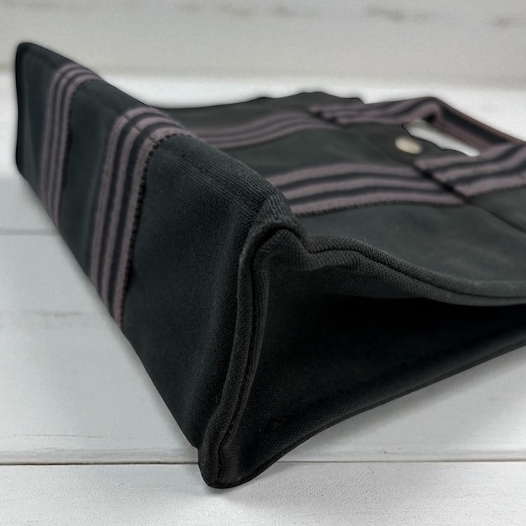 エルメス フールトゥ PM トートバッグ キャンパス地 黒系（ブランドバッグ）の商品画像 - 査定依頼日：2025年10月1日 - 最高査定価格：8,000円