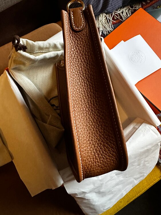 アマゾーヌ　16（ブランドバッグ）の商品画像 - 査定依頼日：2025年3月5日 - 最高査定価格：380,000円