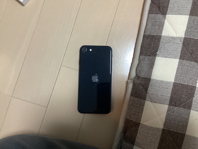 iPhone SE (第 3 世代) 64GB docomo（スマホ）の商品画像 - 査定依頼日：2026年4月3日 - 最高査定価格：15,000円