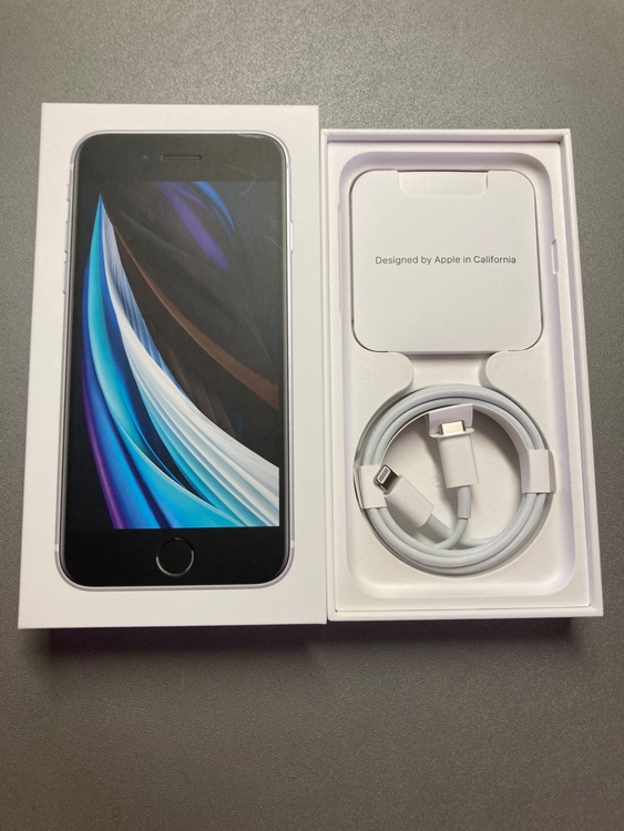 iPhone SE (第 2 世代) 64GB docomo（スマホ）の商品画像 - 査定依頼日：2026年2月26日 - 最高査定価格：13,000円