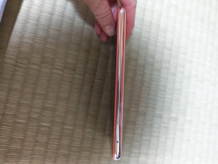 スマートフォン（スマホ）の商品画像 - 査定依頼日：2026年6月17日 - 最高査定価格：100,000円