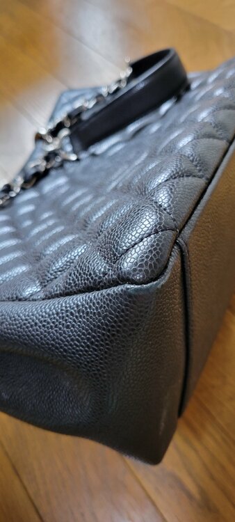 GSTトート　キャビアスキン　A50995　シルバー金具（ブランドバッグ）の商品画像 - 査定依頼日：2026年1月30日 - 最高査定価格：300,000円