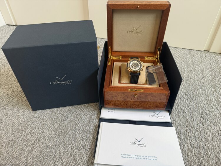 ブレゲ マリーン 5827BR225zt（高級時計）の商品画像 - 査定依頼日：2025年5月19日 - 最高査定価格：2,450,000円