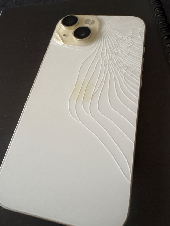 iPhone 15 128GB SIMフリー（スマホ）の商品画像 - 査定依頼日：2026年4月17日 - 最高査定価格：38,000円