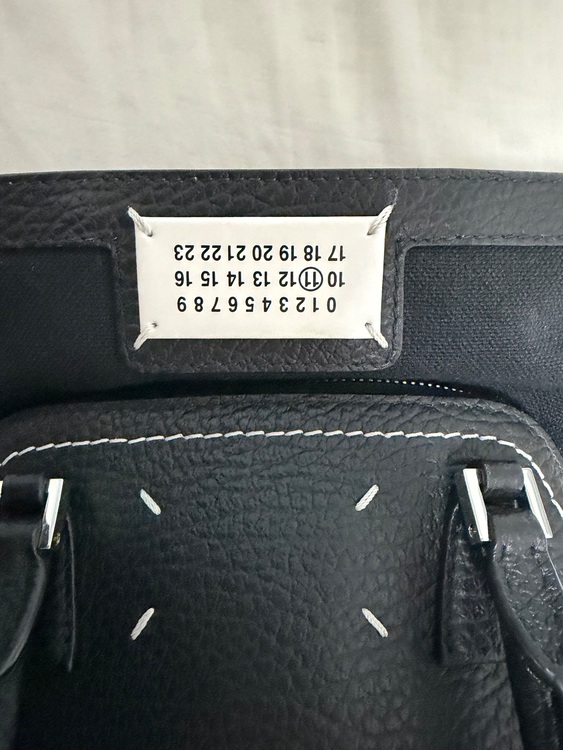 メゾンマルジェラ　5AC マイクロショルダーバッグ（ブランドバッグ）の商品画像 - 査定依頼日：2025年10月25日 - 最高査定価格：50,000円