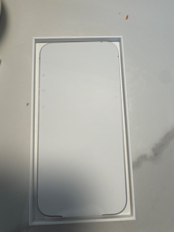iPhone iPhone 16e 128GB Softbank（スマホ）の商品画像 - 査定依頼日：2026年9月2日 - 最高査定価格：67,000円