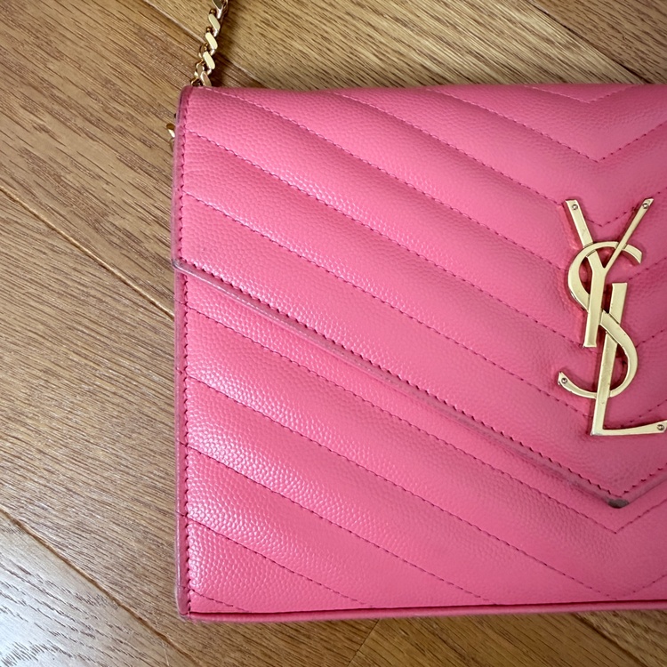SAINT LAURENT サンローラン YSL チェーンウォレット WOC ピンク ゴールド（ブランドバッグ）の商品画像 - 査定依頼日：2026年9月21日 - 最高査定価格：80,000円