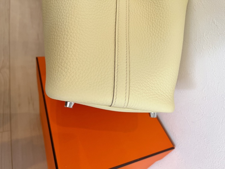 ピコタン pmサイズ 2025年刻印（ブランドバッグ）の商品画像 - 査定依頼日：2025年10月19日 - 最高査定価格：517,000円