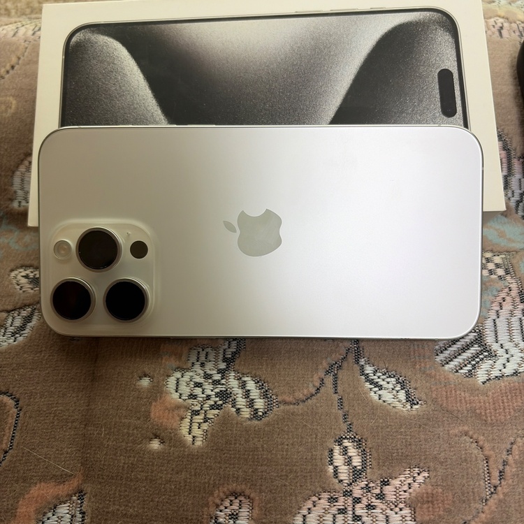 iPhone iPhone 15 Pro Max 256GB SIMフリー（スマホ）の商品画像 - 査定依頼日：2026年10月3日 - 最高査定価格：109,500円