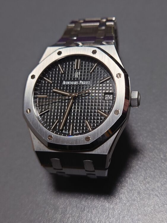 オーデマピゲ ロイヤルオーク 15500ST.OO.1220ST.03（高級時計）の商品画像 - 査定依頼日：2025年6月23日 - 最高査定価格：5,100,000円