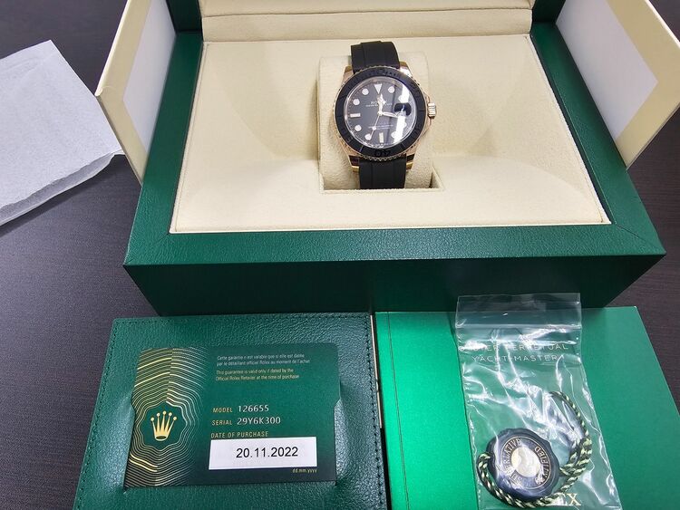 ヨットマスター40（高級時計）の商品画像 - 査定依頼日：2025年10月2日 - 最高査定価格：4,400,000円