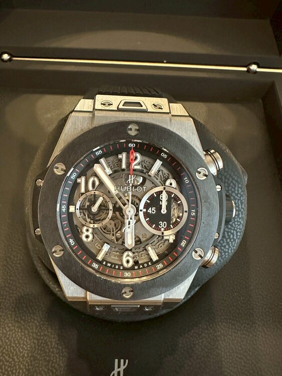 ウブロ ビックバン ウニコブラックセラミックべぜ（高級時計）の商品画像 - 査定依頼日：2025年5月24日 - 最高査定価格：1,230,000円