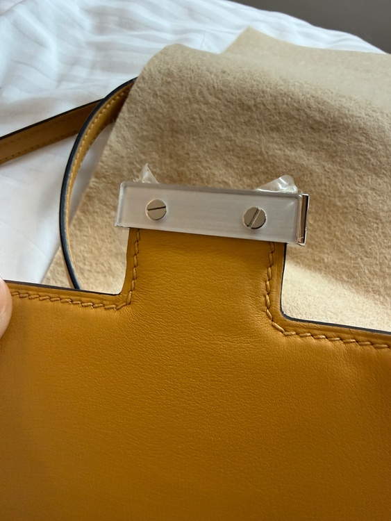 コンスタンスミニ（ブランドバッグ）の商品画像 - 査定依頼日：2026年3月17日 - 最高査定価格：1,300,000円