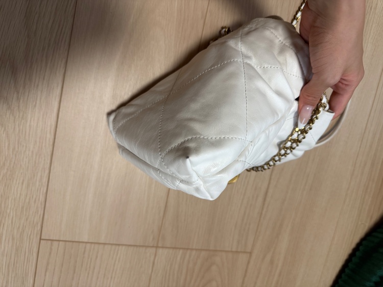 CHANEL22ミニ（ブランドバッグ）の商品画像 - 査定依頼日：2026年10月5日 - 最高査定価格：300,000円