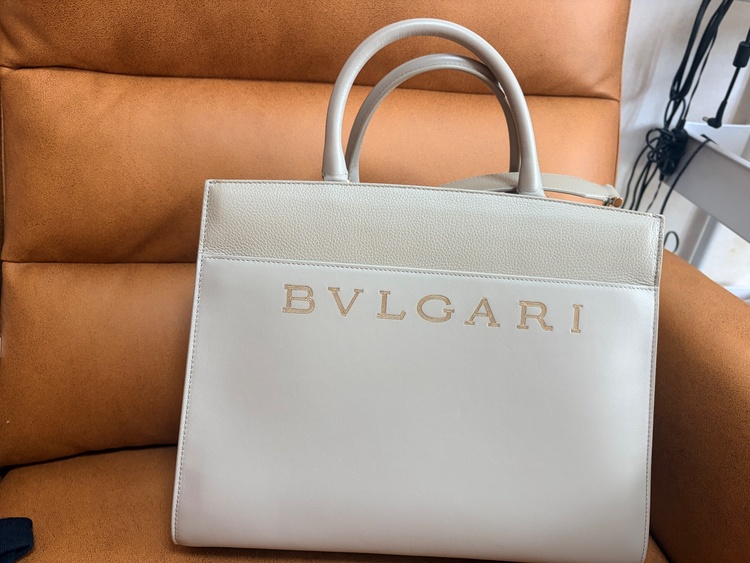 ブルガリバッグ  （ブランドバッグ）の商品画像 - 査定依頼日：2025年12月23日 - 最高査定価格：35,000円
