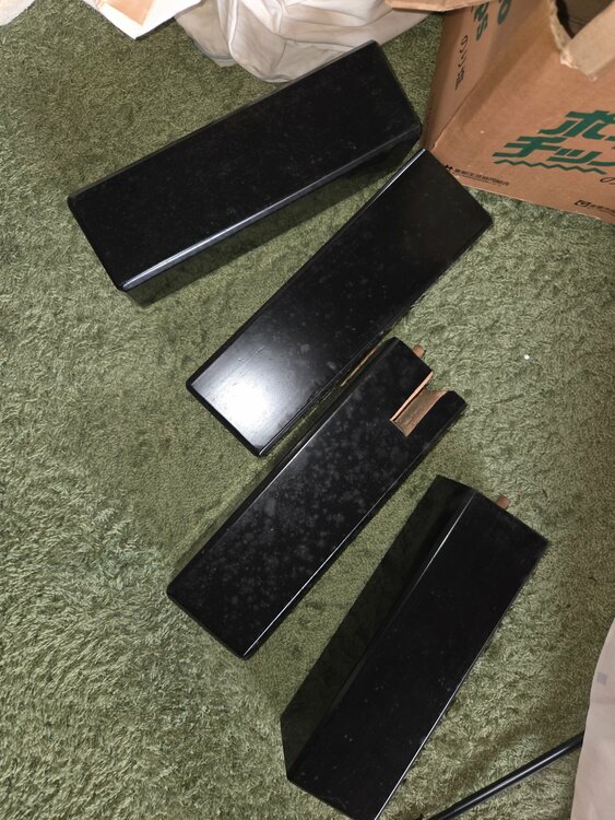 一枚板座卓（美術品・骨董品）の商品画像 - 査定依頼日：2026年3月19日 - 最高査定価格：1,000円