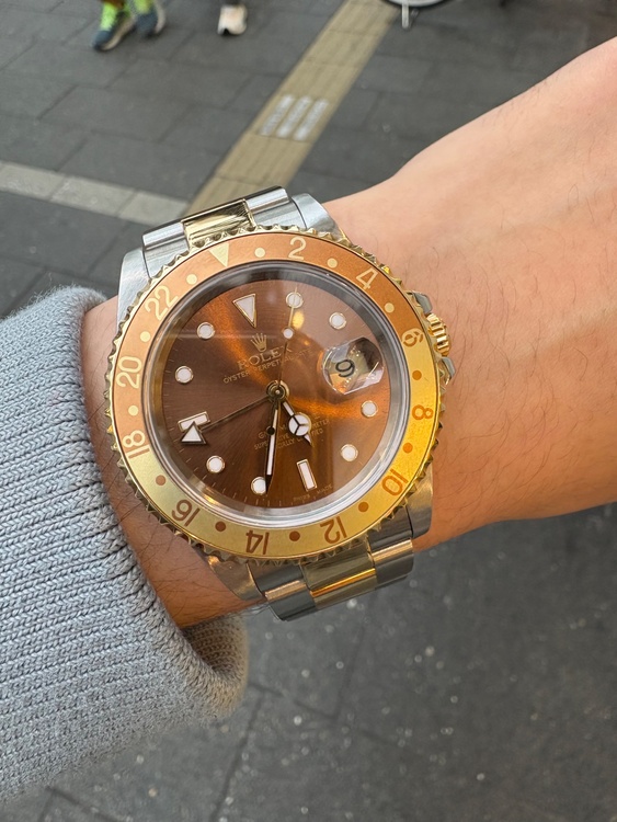 GMTマスター（高級時計）の商品画像 - 査定依頼日：2026年4月9日 - 最高査定価格：2,400,000円