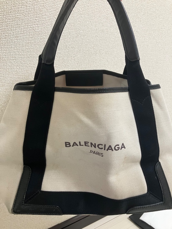 バレンシアガ  （ブランドバッグ）の商品画像 - 査定依頼日：2025年10月27日 - 最高査定価格：50,000円