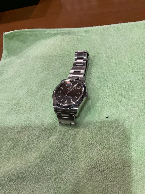 ロレックス エクスプローラー 214270（高級時計）の商品画像 - 査定依頼日：2025年11月12日 - 最高査定価格：1,000,000円